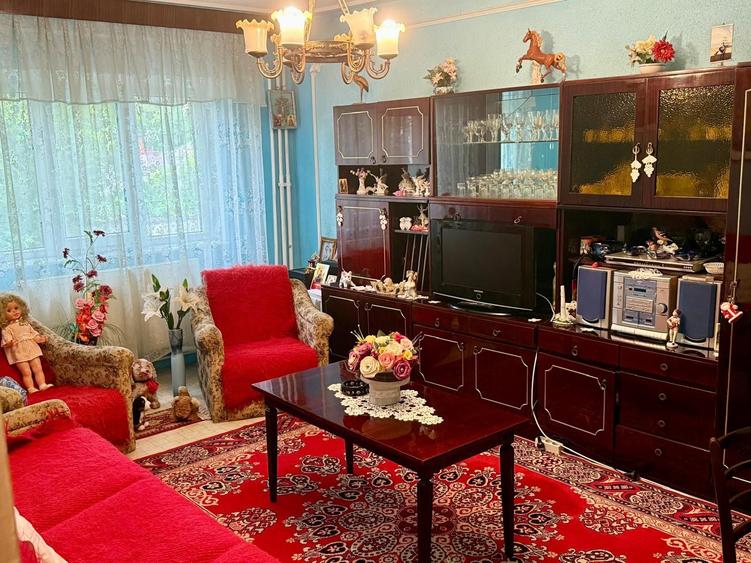 Apartament cu 3 camere decomandat în Dancu