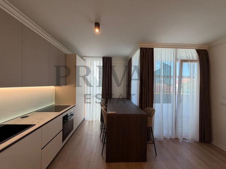 Apartament cu 3 camere decomandat, mobilat în Aradului