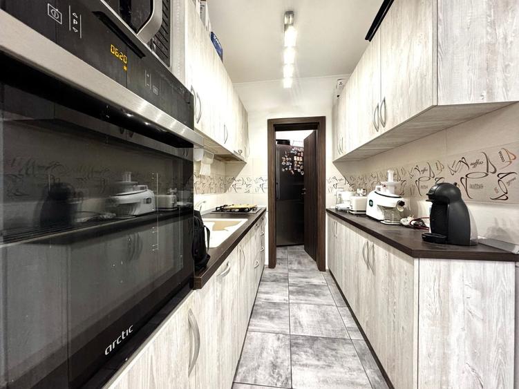 Duplex cu 5 camere cu Canalizare în Dumbrăvița