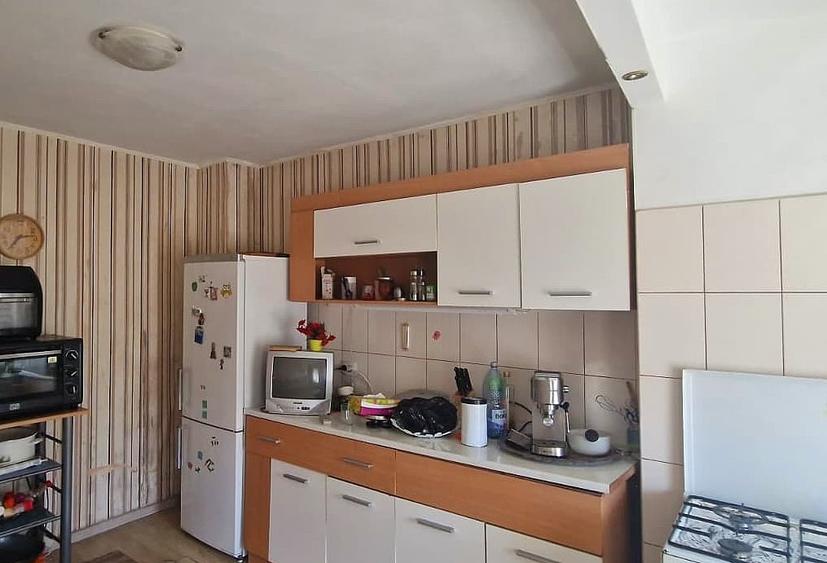 Apartament cu 4 camere decomandat, mobilat în Universitate