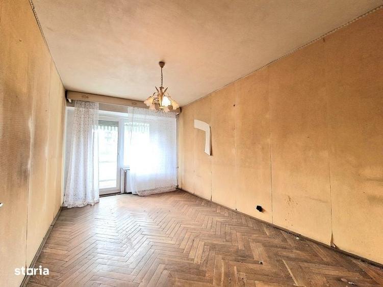 Apartament cu 3 camere decomandat în Polivalentă