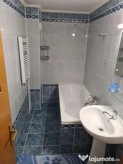 Apartament cu 3 camere decomandat în Vitan