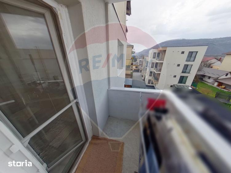 Apartament cu 2 camere decomandat, mobilat în Central