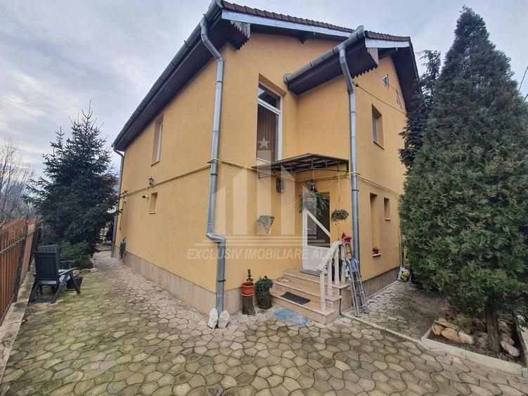 Duplex cu 4 camere cu Canalizare în Cetate