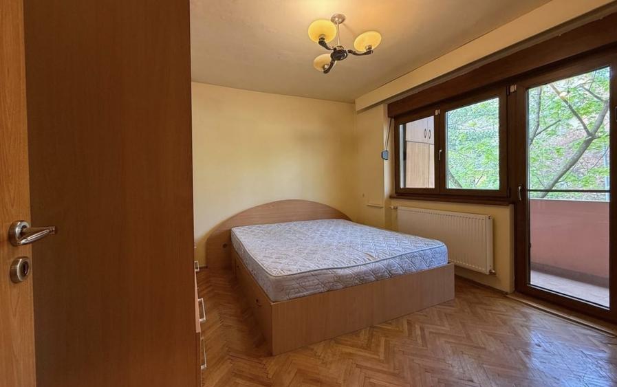 Apartament cu 4 camere decomandat, mobilat în Take Ionescu
