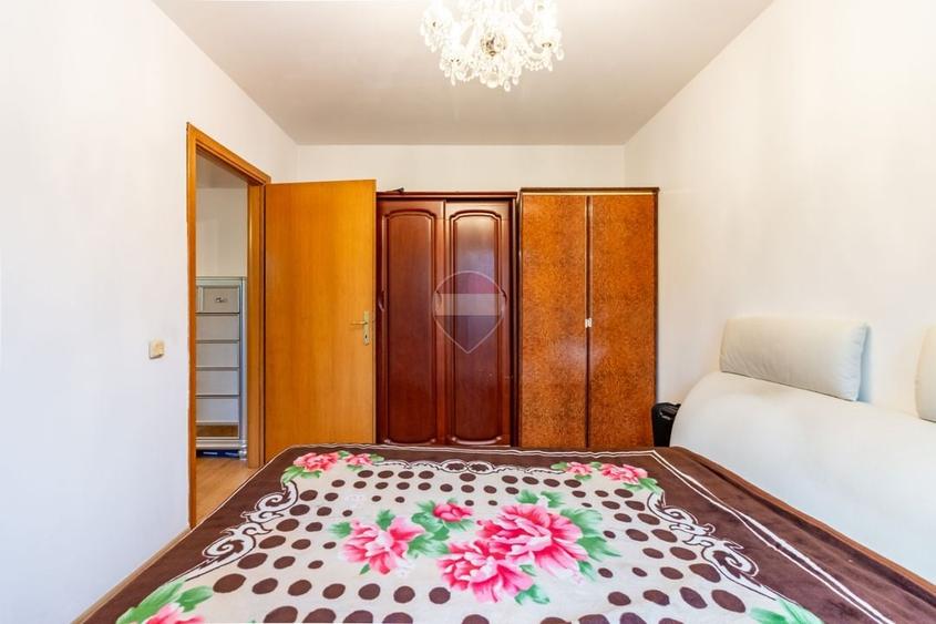 Apartament cu 2 camere semidecomandat, mobilat în Nord
