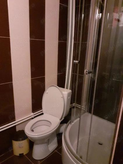 Casă cu 8 camere cu Teren 1000 Mp în Central