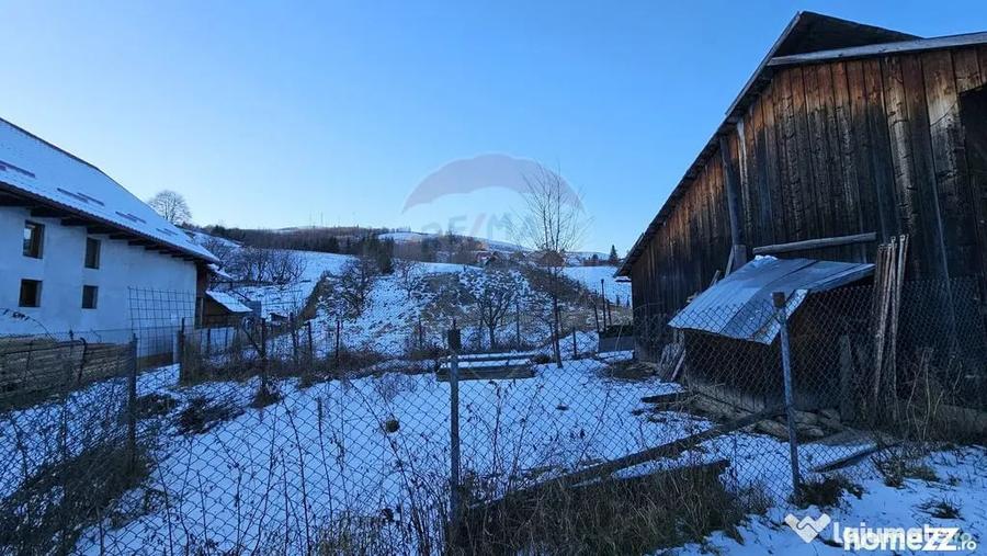 Casă cu 6 camere cu Teren 2803 Mp în Central