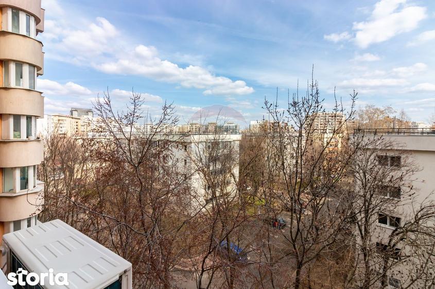 Apartament cu 3 camere în Vitan