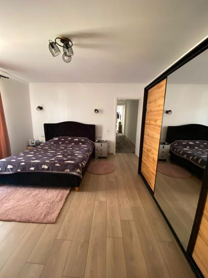Apartament cu 3 camere decomandat, mobilat în Vest