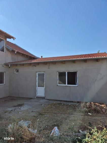 Casă cu 4 camere în Oncea