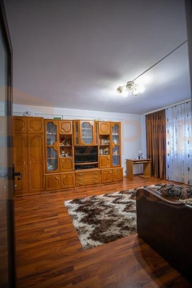 Apartament 2 camere de vânzare în zona Pod Butelii - Blocul SR - 4