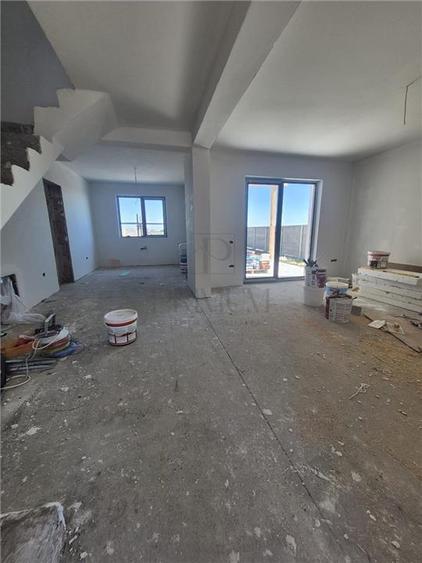 Duplex cu 4 camere cu Teren 300 Mp în Moșnița Nouă