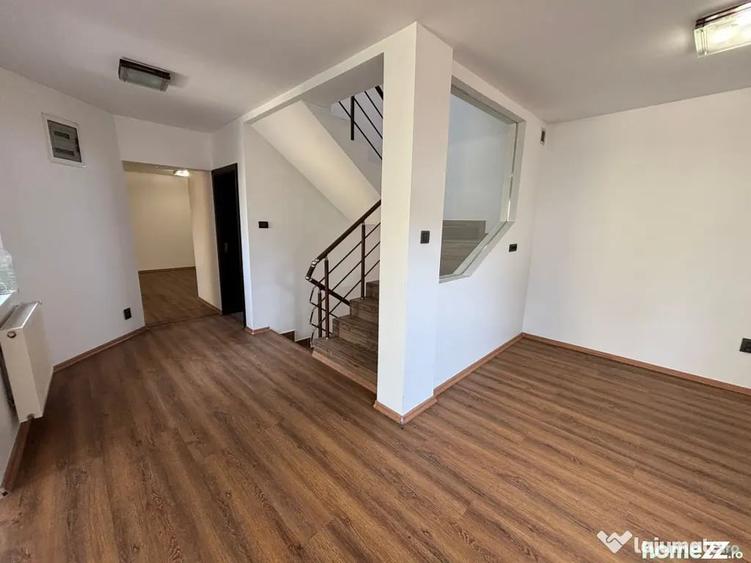 Casă cu 5 camere cu Teren 300 Mp în Colentina
