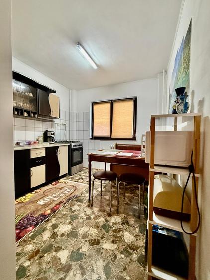 Apartament cu 3 camere decomandat, mobilat în Tineretului
