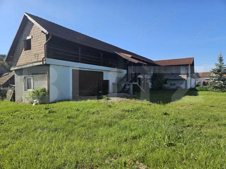 Casă cu Teren 2828 Mp în Central