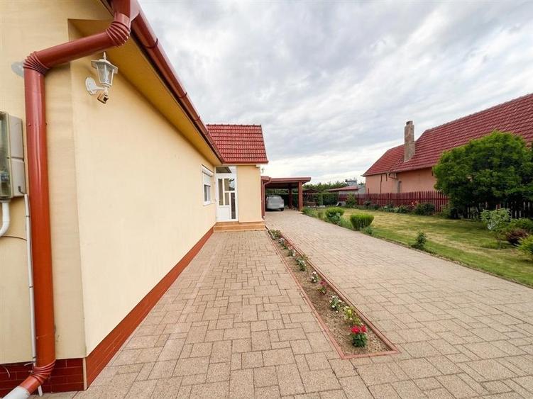 Casă cu 4 camere cu Teren 697 Mp în Oșorhei