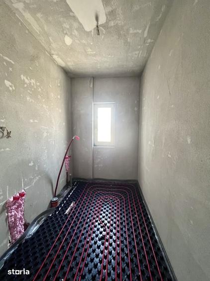Apartament cu 3 camere nedecomandat în Moșnița Nouă