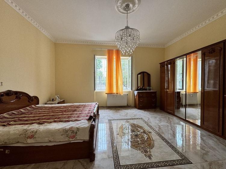 Casă individuală cu 4 camere cu Canalizare în Elisabetin