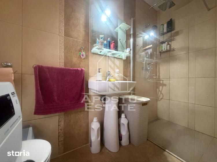 Casă cu 5 camere cu Teren 426 Mp în Sânandrei