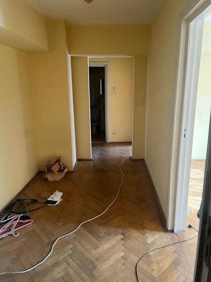 Apartament cu 4 camere decomandat în Titulescu