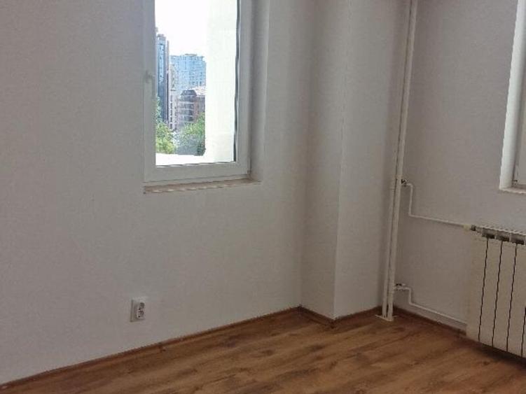 Apartament cu 2 camere decomandat în Splaiul Unirii