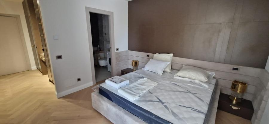 Apartament cu 2 camere semidecomandat în Băneasa
