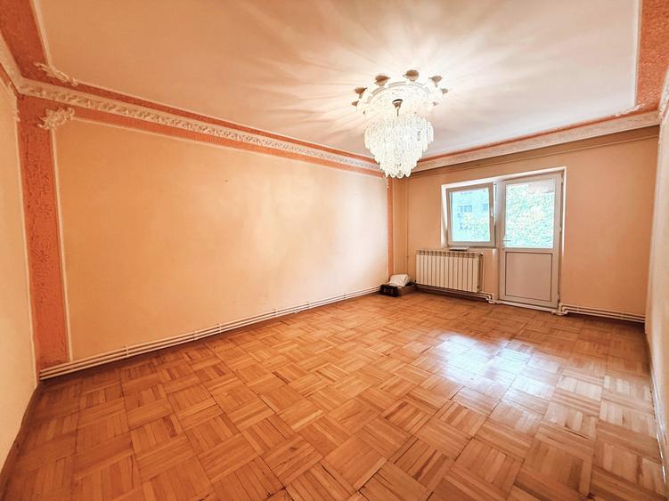 Apartament cu 4 camere decomandat în Frumoasa