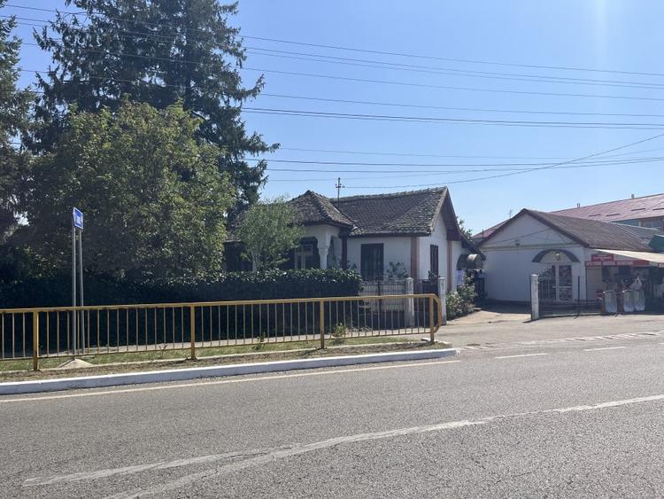 Casă individuală cu 4 camere cu Piscina în Giubega