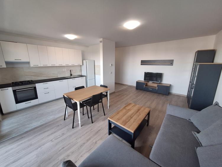 Apartament cu 2 camere semidecomandat în Aradului