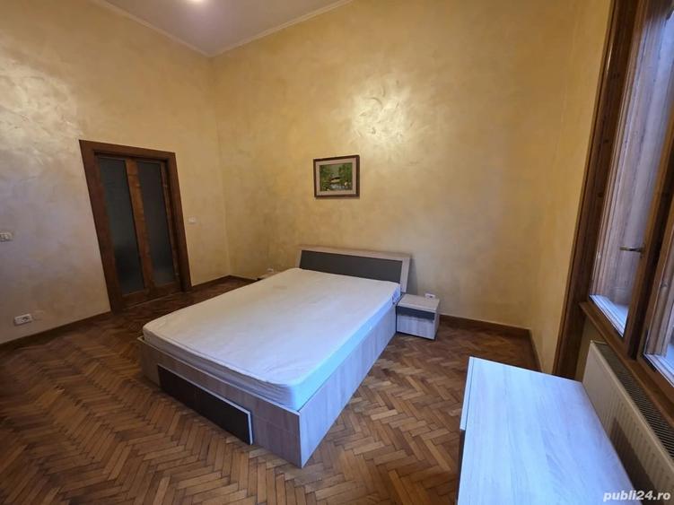 Apartament cu 3 camere semidecomandat în Ultracentral