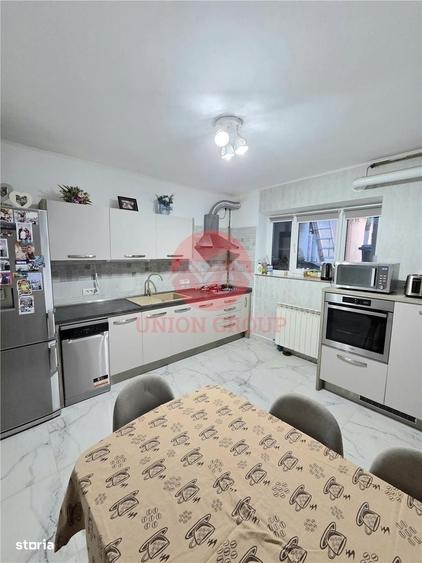 Casă cu 4 camere în Central