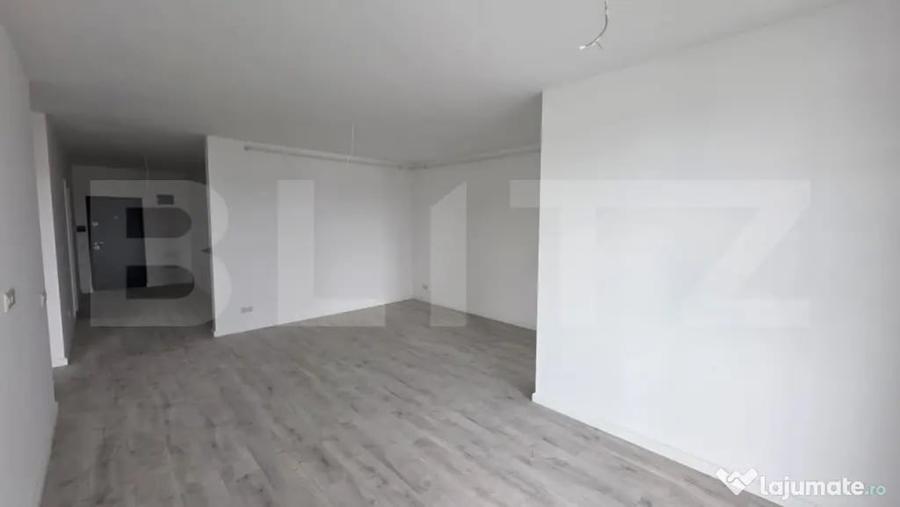 Apartament cu 3 camere semidecomandat în Nord