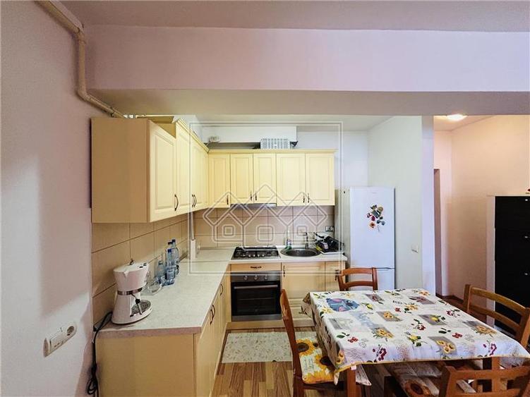 Apartament cu 2 camere decomandat în Exterior Sud