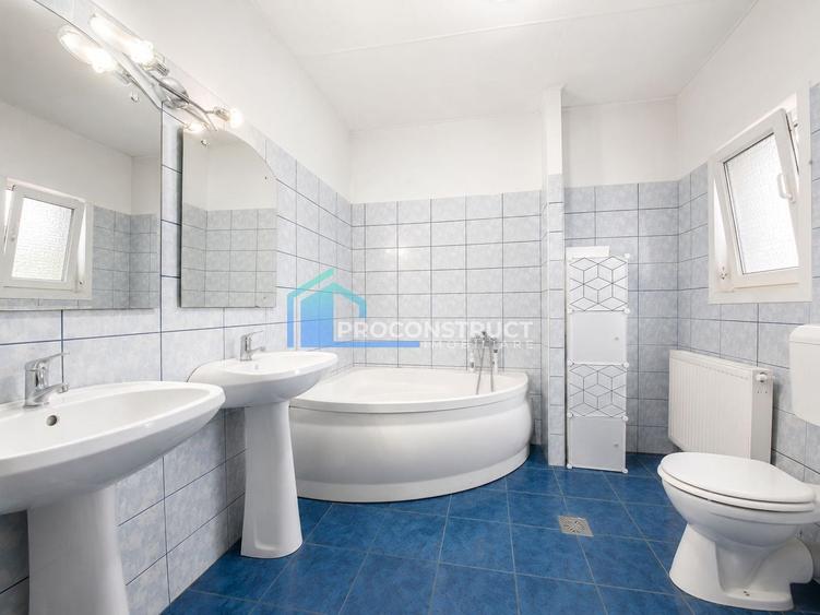 Casă individuală cu 7 camere cu Canalizare în Iosefin