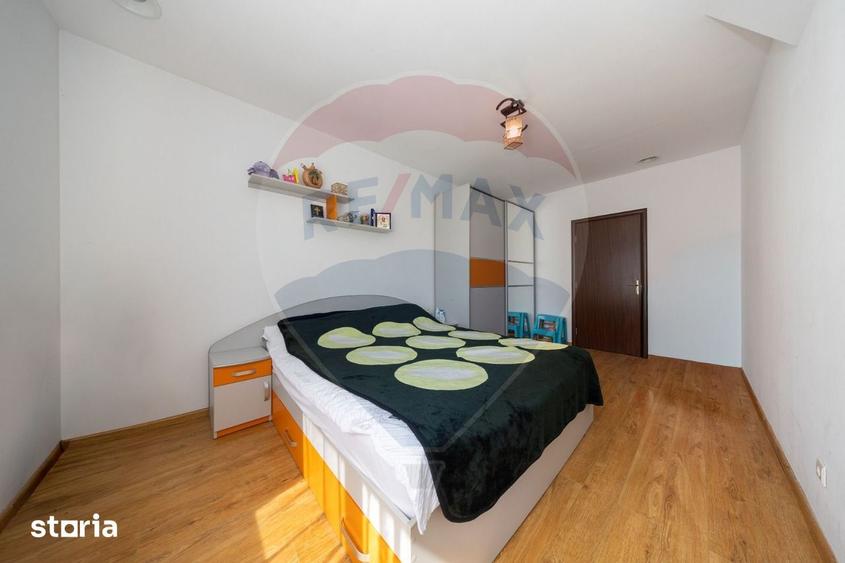 Apartament cu 4 camere decomandat, mobilat în Sânpetru