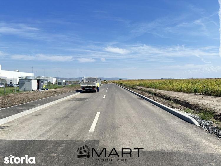 Teren de 9000 mp, în Vest