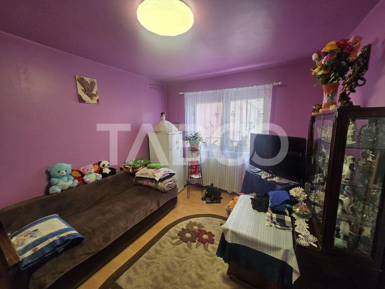 Apartament cu 2 camere semidecomandat, mobilat în Mihai Viteazul