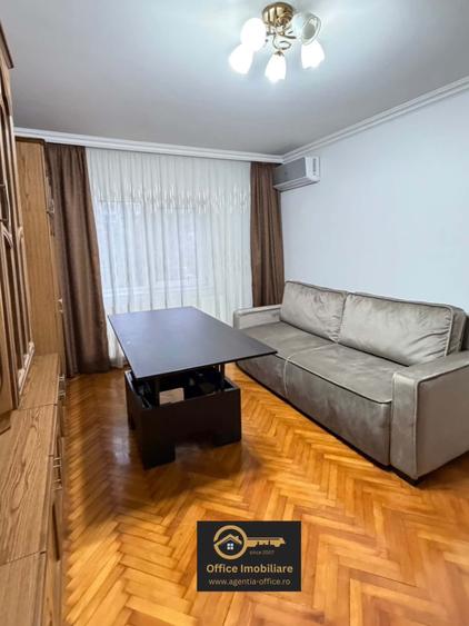 Apartament cu 2 camere decomandat în Republicii
