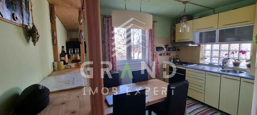 Apartament cu 2 camere decomandat, mobilat în Bulgaria
