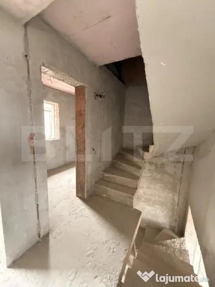 Casă cu 4 camere cu Teren 252 Mp în Central