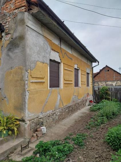 Casă cu 2 camere în Buteni