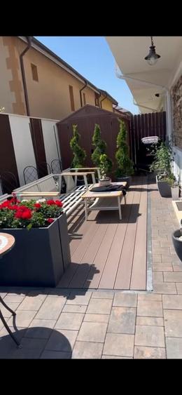 Casă cu 5 camere cu Canalizare în Titan