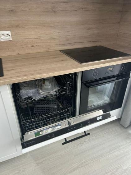 Apartament cu 3 camere semidecomandat, mobilat în Chinteni