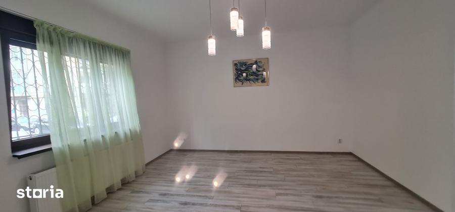 Spațiu comercial, de 86 mp, în Moșilor