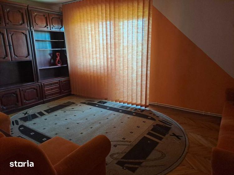 Apartament cu 3 camere decomandat în Lipovei