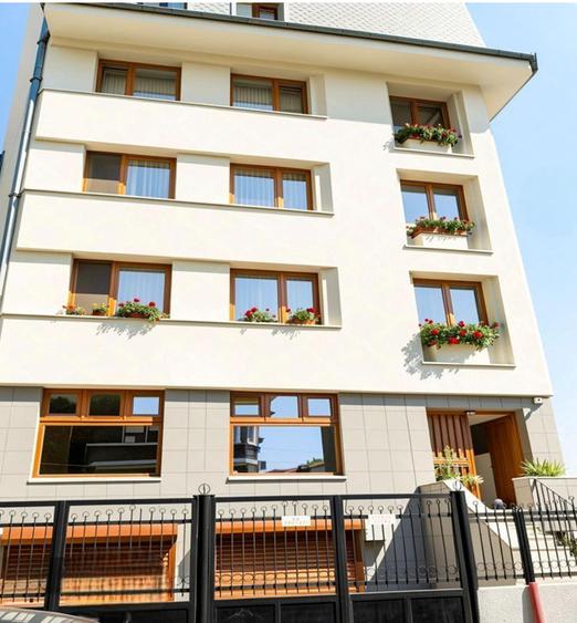 Apartament cu 3 camere decomandat, mobilat în Cotroceni