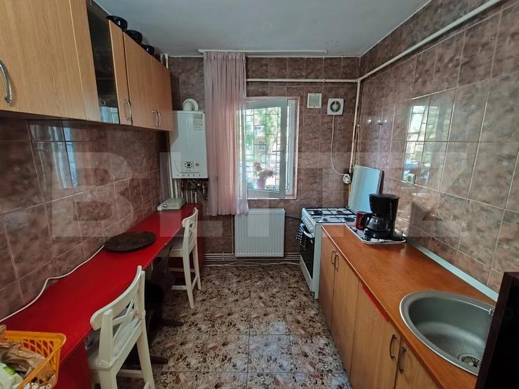 Apartament 3 camere decomandate, parter, izolat termic Pandurilor, Targovi?te - 2