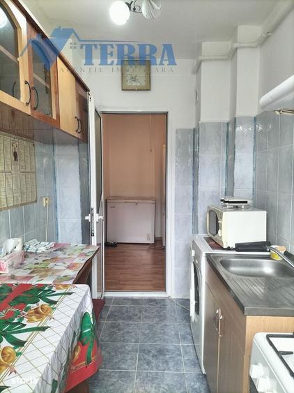 Apartament 2 camere, decomandat, etaj 3 - aproape de centru - 6