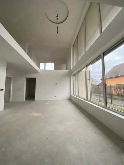 Casă cu Teren 508 Mp în Carpați 2